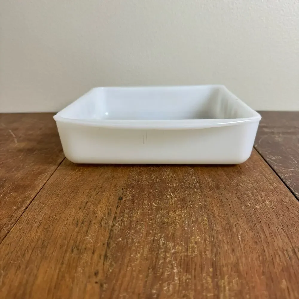 Vintage Glasbake Maple Leaf Casserole Dish Mid Century J-2428 8 inch Baking dish